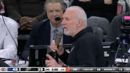 Gregg Popovich tells fans to stop booing Kawhi Leonard